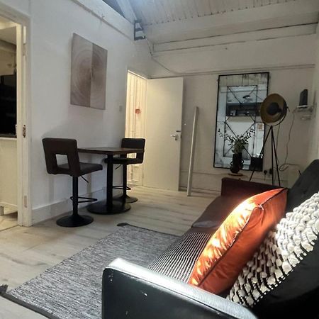 Nifty 2 Bedroom Flat In Goswell Rd London Eksteriør bilde