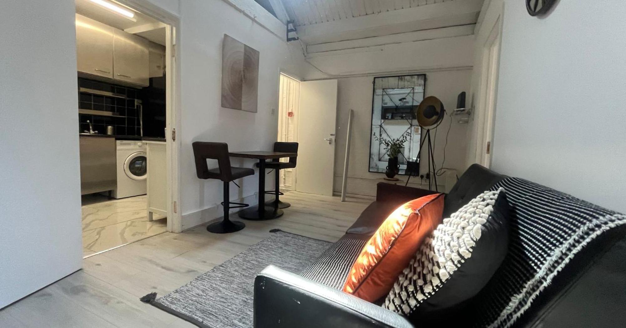 Nifty 2 Bedroom Flat In Goswell Rd London Eksteriør bilde